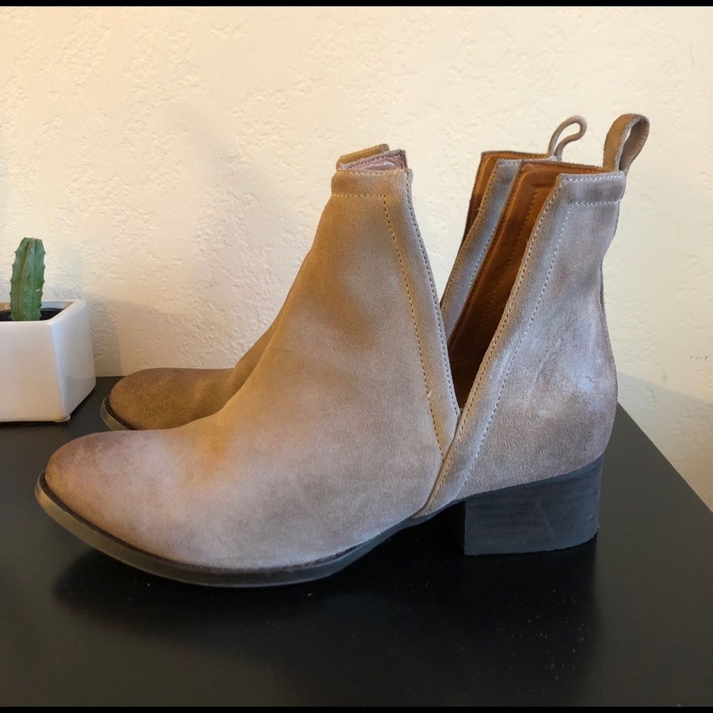 Jeffrey Campbell Muskrat-2 Suede Booties in Taupe - Picture 3 of 6